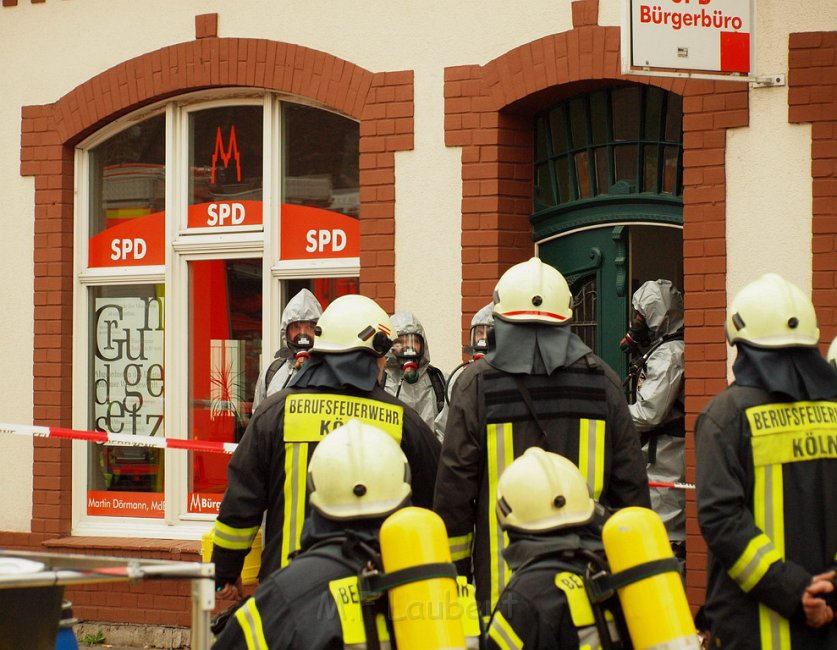 Weisses Pulver im Buero gefunden Koeln Porz Mitte Hauptstr P321.JPG